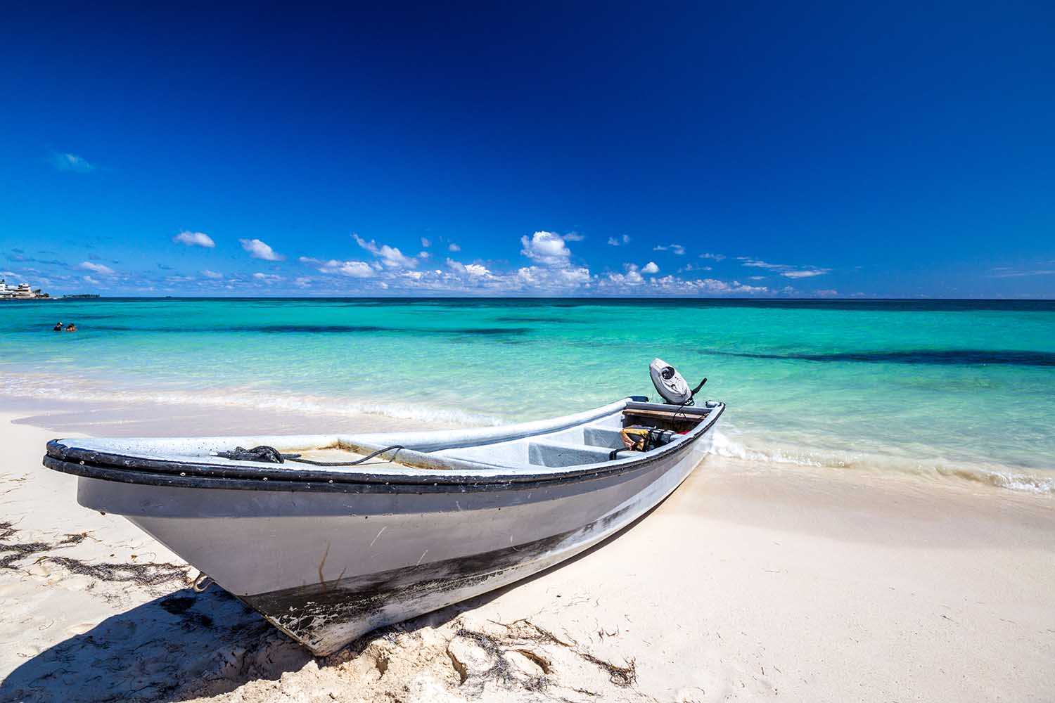 Una de las playas más lindas de la Isla de San Andrés es Sound Bay, donde está el famoso restaurant "Donde Francesca"