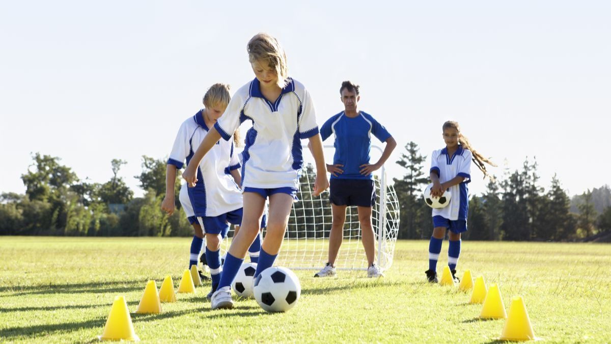 6 coisas que as crianças aprendem com o futebol