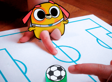 Detalhe mostrando o Futebol de fantoches com Beto e Biscoito, que é uma das atividades do Mundial de Futebol para baixar grátis