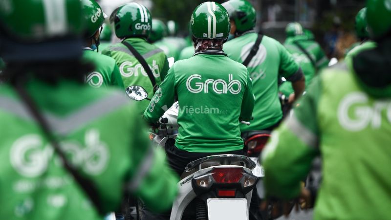 Có nên chạy xe ôm Grab