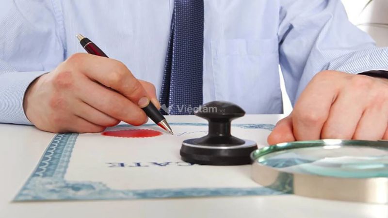 Thực hiện công chứng giấy tờ trong hồ sơ