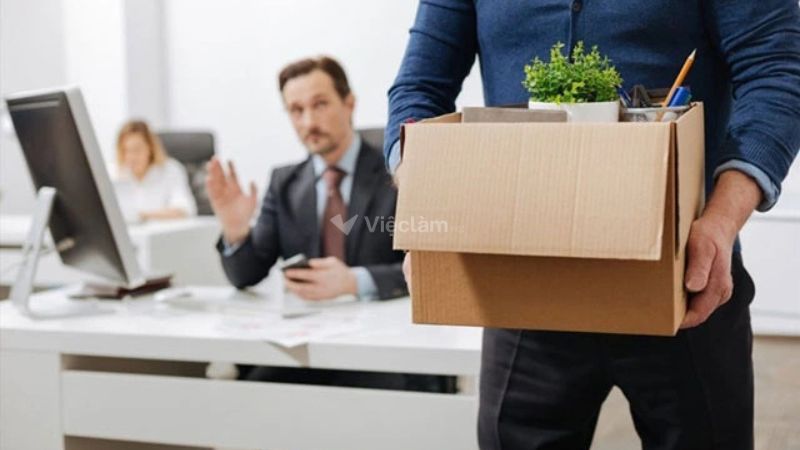 Nhân viên thôi việc
