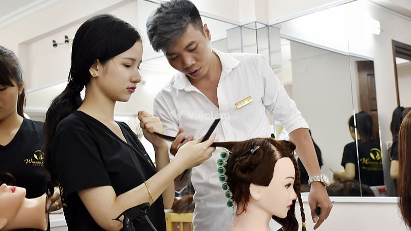 Nghề tạo mẫu tóc chuyên nghiệp