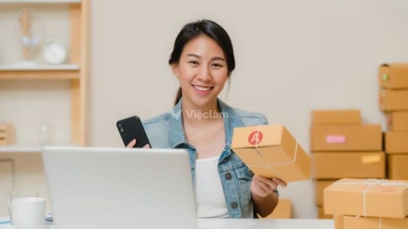 Kinh doanh cửa hàng hoặc bán hàng online