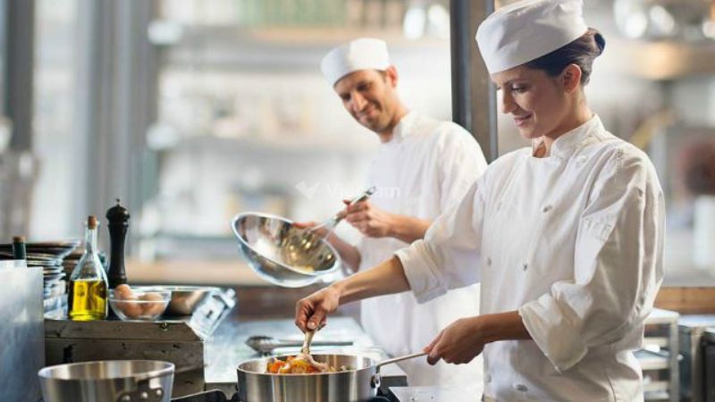 Đầu bếp cần có kiến thức ẩm thực sâu rộng, vững vàng