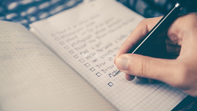 Mẹo viết mục tiêu ngắn hạn và dài hạn thu hút trong CV.