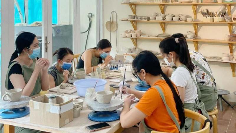Trải nghiệm top 11 địa chỉ workshop làm gốm Hà Nội thú vị