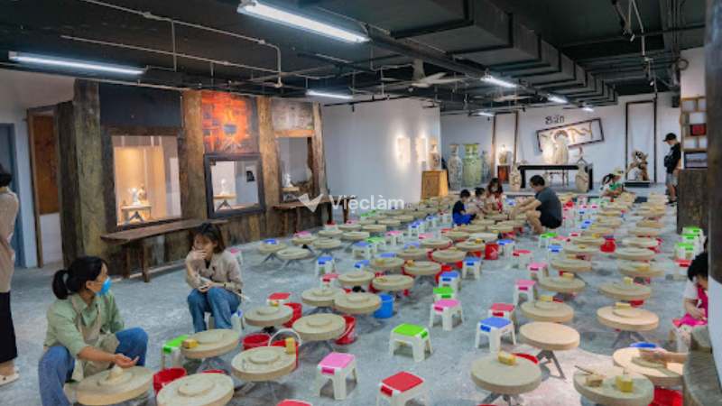 Trở thành “nghệ nhân danh dự” chỉ trong một buổi trải nghiệm độc đáo tại Bàn Xoay Studio