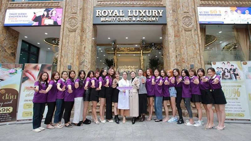 Học viện thẩm mỹ Royal