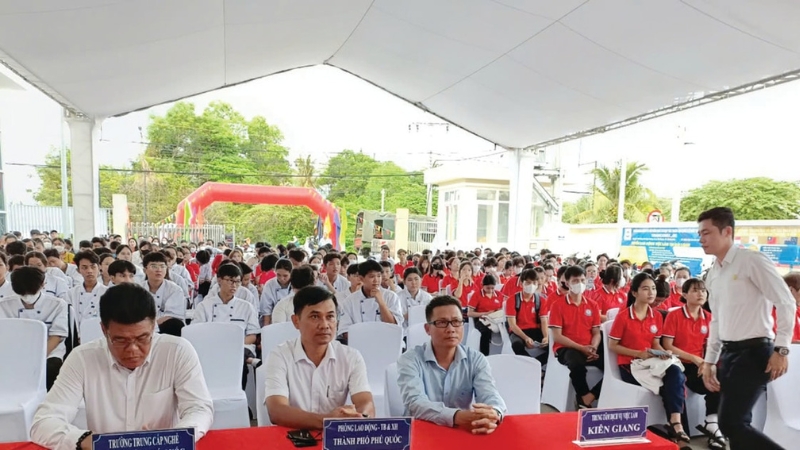 Trung tâm Dịch vụ việc làm Kiên Giang tổ chức ngày hội kết nối giữa người lao động và doanh nghiệp (Nguồn: Internet)