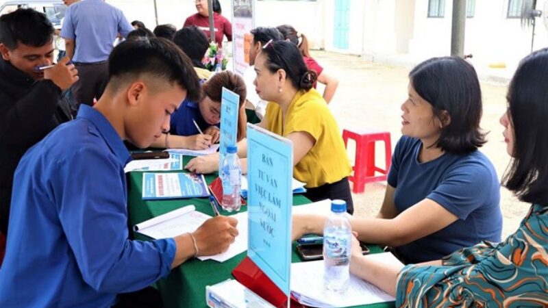 Trung tâm dịch vụ việc làm Quảng Ngãi hỗ trợ tư vấn việc làm ngoài nước