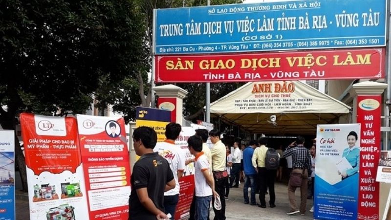 Cổng chào trung tâm giới thiệu việc làm tỉnh Vũng Tàu (Nguồn: Luật toàn quốc)