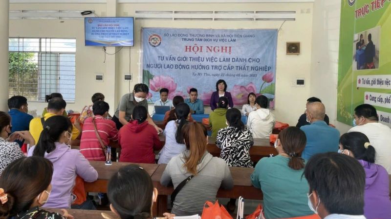 Trung tâm giới thiệu việc làm Tiền Giang tổ chức tư vấn việc làm cho người lao động. (Nguồn: VOV)