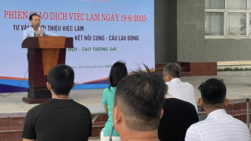 Trung tâm Dịch vụ việc làm Nam Định tổ chức phiên giao dịch việc làm