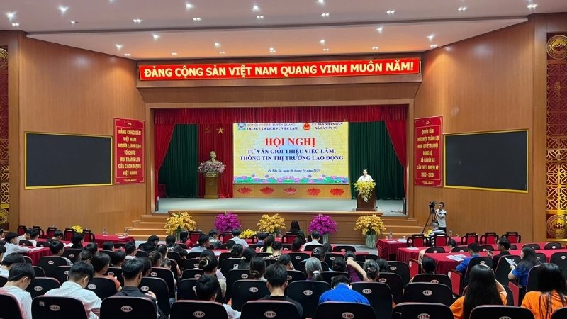 Hội nghị tư vấn việc làm do Trung tâm giới thiệu việc làm Hà Giang tổ chức