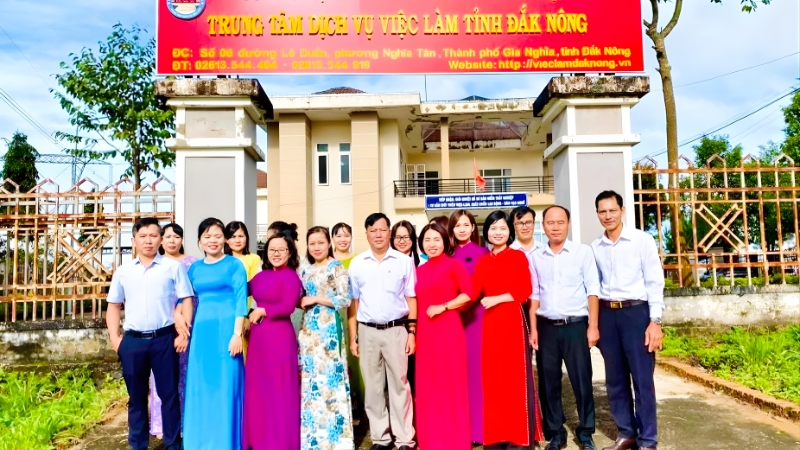 Đội ngũ cán bộ Trung tâm Dịch vụ việc làm Đắk Nông