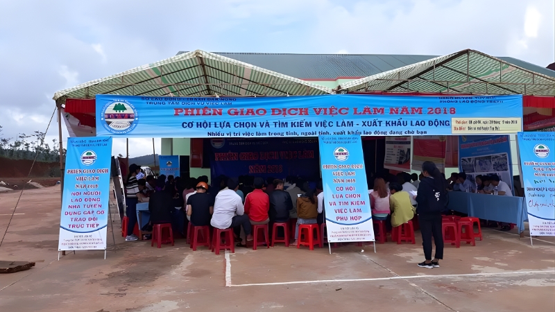 TTDVVL Đắk Nông tổ chức sàn giao dịch việc làm