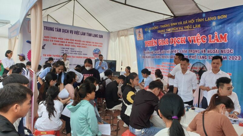 Trung tâm giới thiệu việc làm Lạng sơn tổ chức các phiên kết nối lao động - doanh nghiệp (Nguồn: Báo Đại biểu Nhân dân)