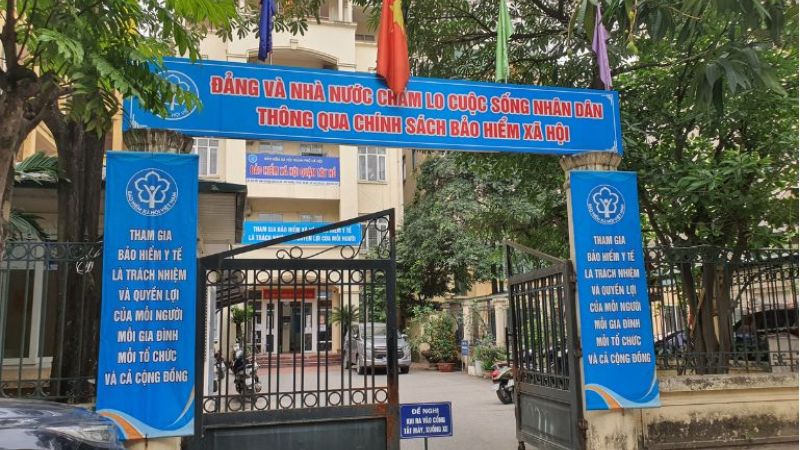 Cổng chính cơ quan Bảo hiểm xã hội quận Tây Hồ