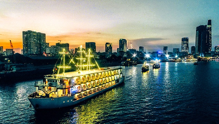 Street Food Sprints, Coffee Breaks & Markets that Smuggle History: Chase Authenticity, Not Just Sights