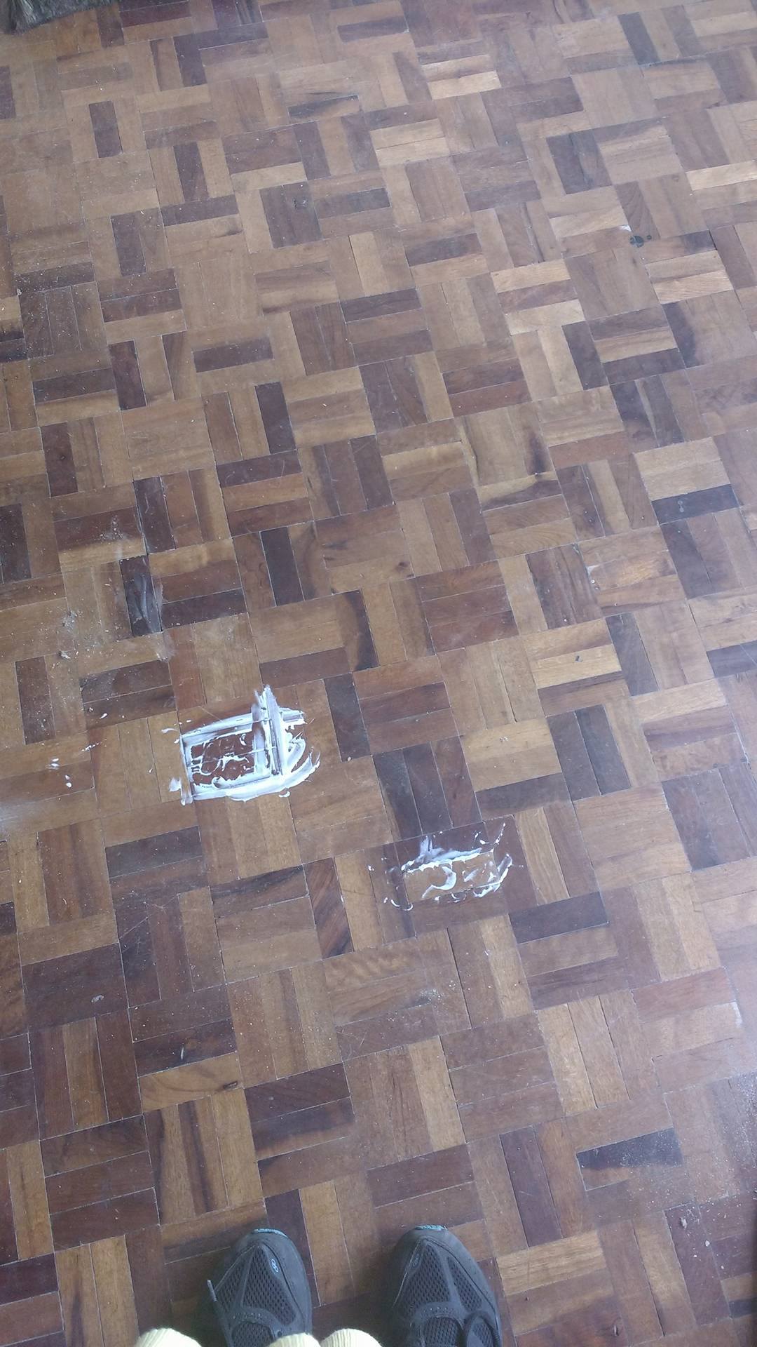 O que você precisa saber antes de lixar o piso de madeira Passa lá em