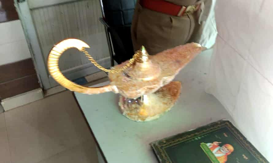 (Scam!) Doctor Loses $80k On ‘Aladdin Lamp’…