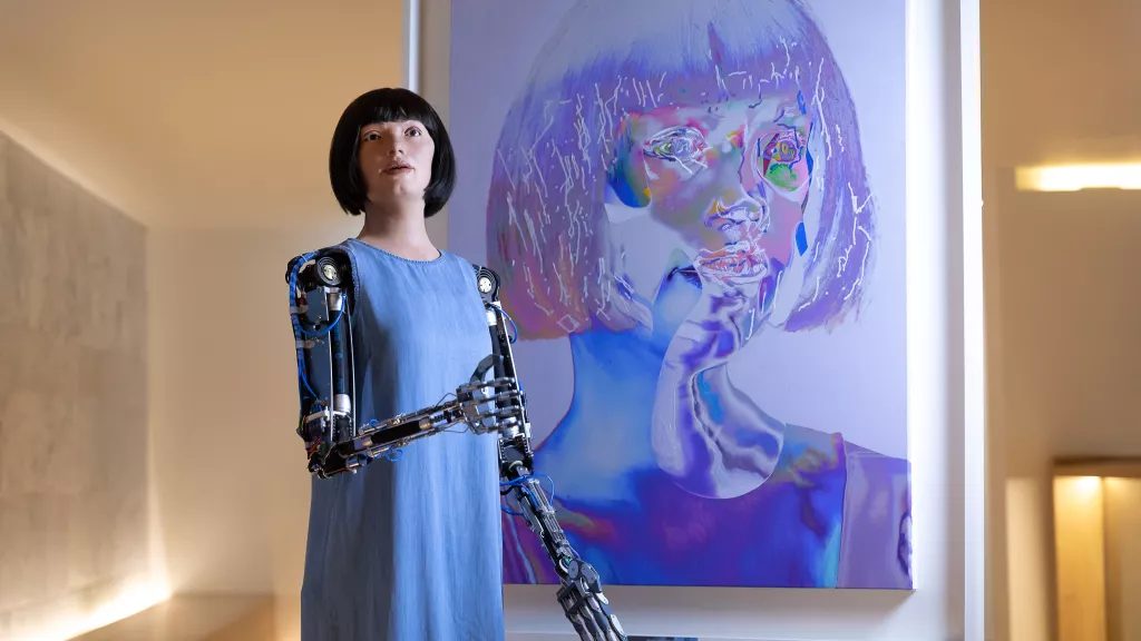 (Amazing) This Lifelike Robot Artist Creates Self-Portraits