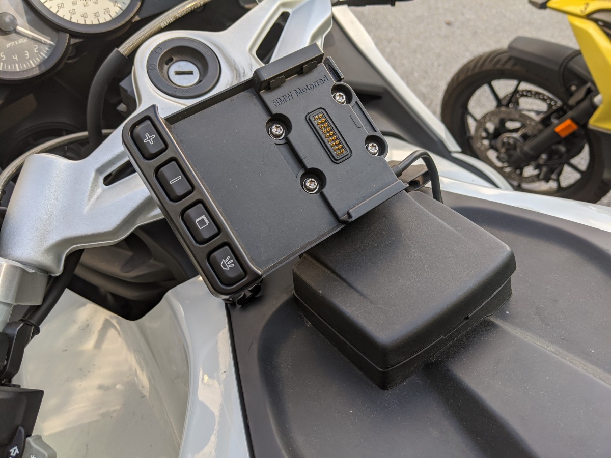 BMW Navigator Mount on K1300S Bike Related Things BMWSportTouring
