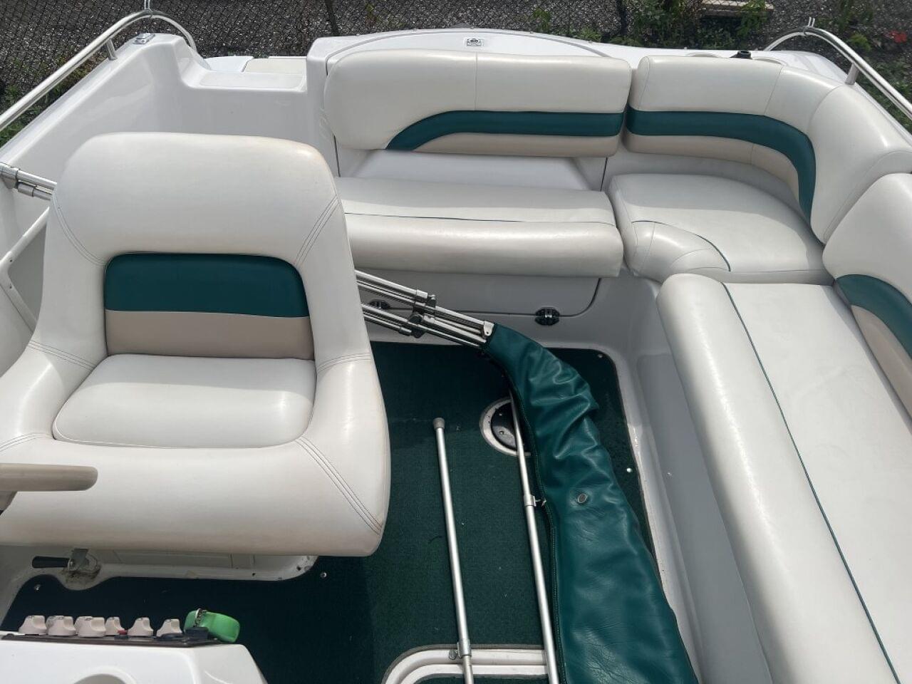 Used 20' 2000 Hurricane Fun Deck 201IO White, Stock UBA1422 R The