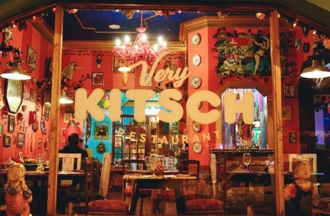 Un viaje a la cultura pop: Restaurante Very Kitsch Santiago