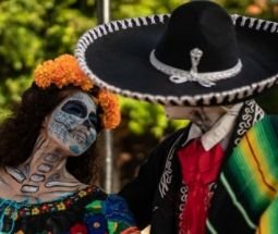 Campos de Flor de Vida, una celebración a los Muertos en Ciudad de México