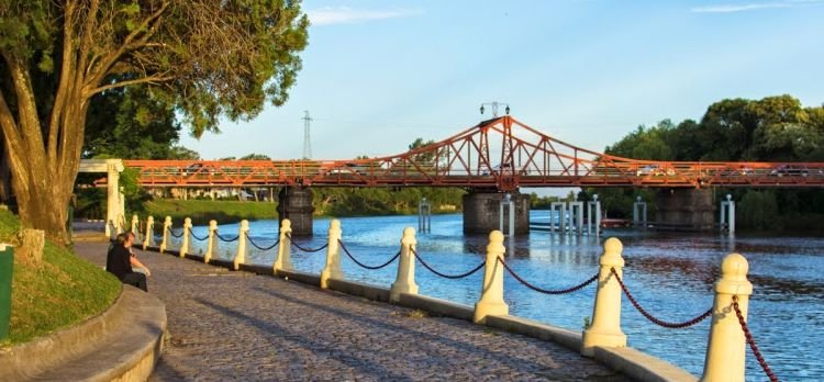 Colonia y Carmelo Mágico