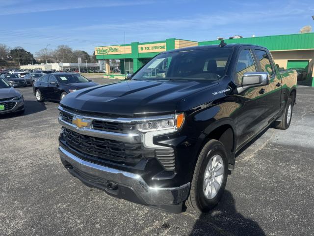 2023 Chevrolet Silverado 1500 Crew Cab Automatic 10-Spd w/Overdrive - Image 4