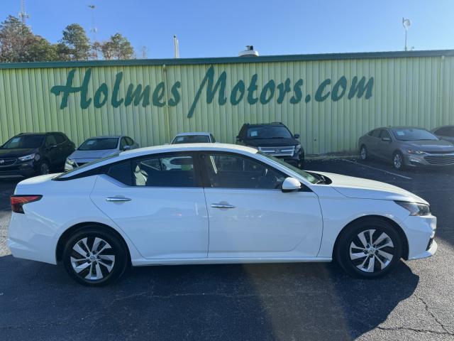2022 Nissan Altima Automatic Xtronic CVT - Image 2