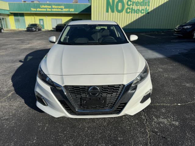 2022 Nissan Altima Automatic Xtronic CVT - Image 3