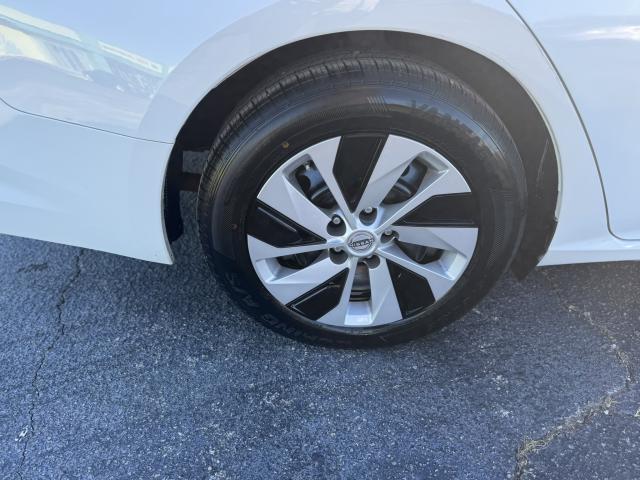 2022 Nissan Altima Automatic Xtronic CVT - Image 9