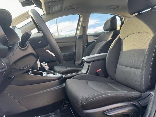 2023 Kia Forte Automatic IVT - Image 10