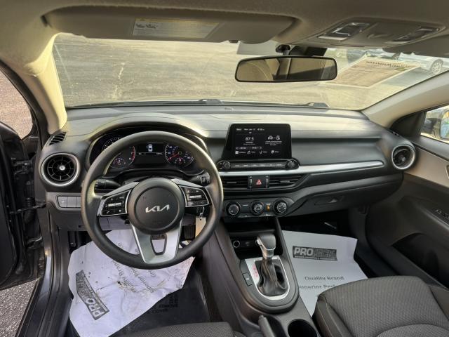 2023 Kia Forte Automatic IVT - Image 12