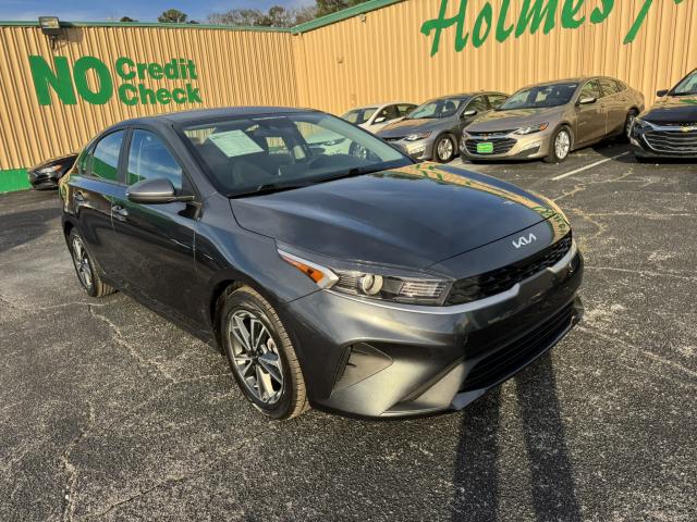 2023 Kia Forte Automatic IVT - Image 2