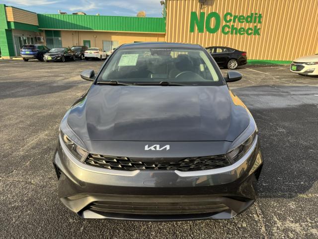 2023 Kia Forte Automatic IVT - Image 3