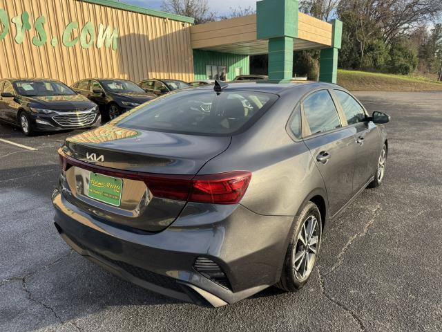 2023 Kia Forte Automatic IVT - Image 8