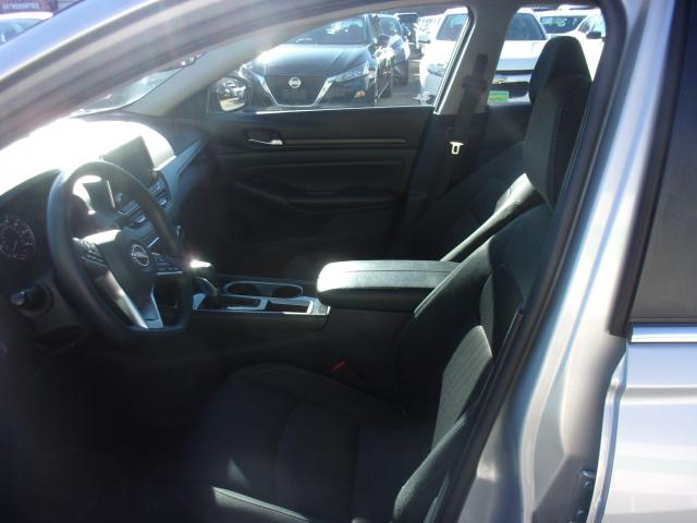 2024 Nissan Altima Automatic Xtronic CVT - Image 12