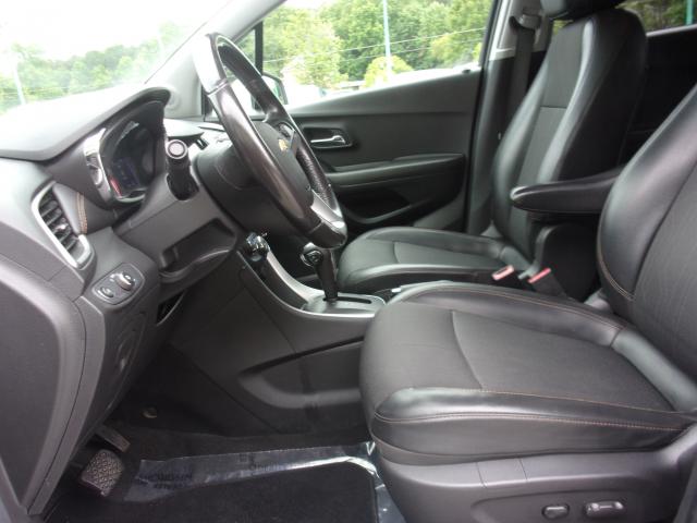 2020 Chevrolet Trax Automatic 6-Spd - Image 11