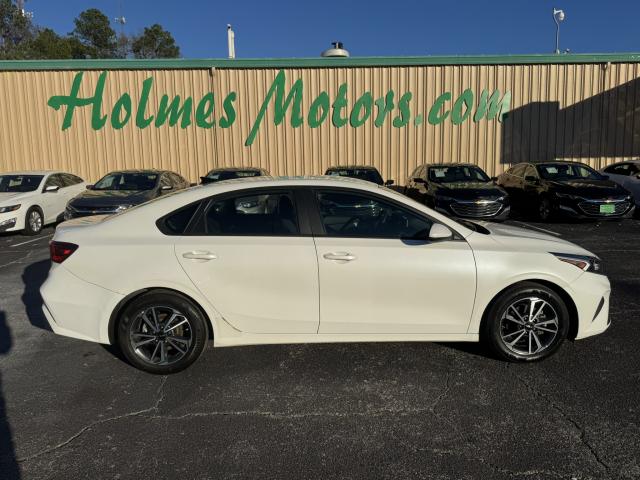 2023 Kia Forte Automatic IVT - Image 1