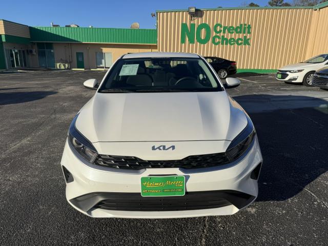2023 Kia Forte Automatic IVT - Image 3