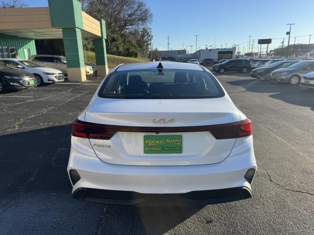 2023 Kia Forte Automatic IVT - Image 7