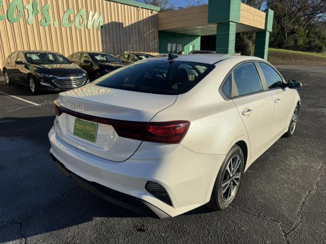 2023 Kia Forte Automatic IVT - Image 8
