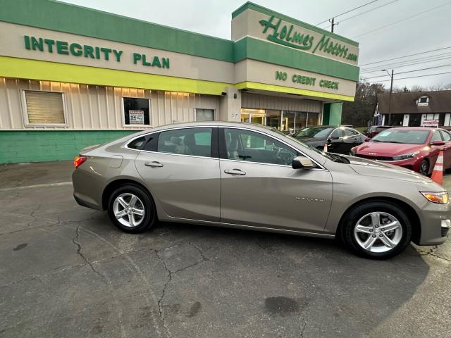 2022 Chevrolet Malibu Automatic CVT - Image 2