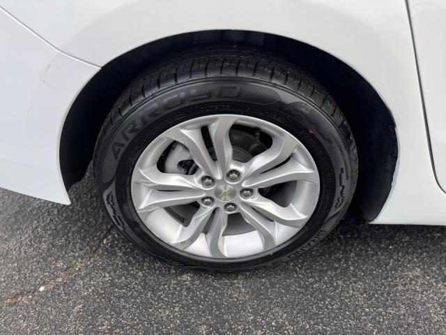 2019 Chevrolet Cruze Automatic 6-Spd - Image 9