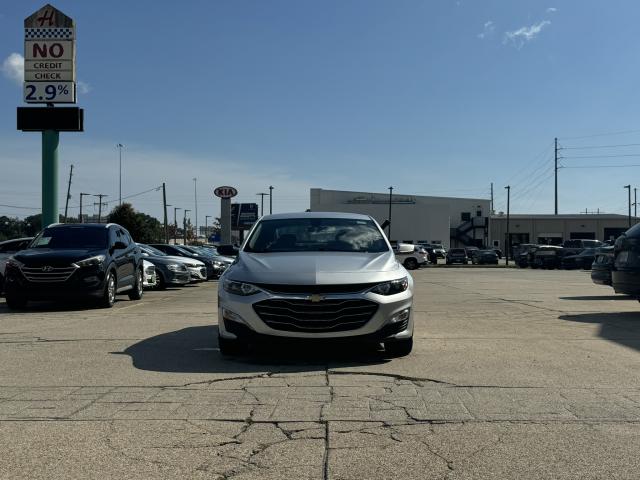 2022 Chevrolet Malibu Automatic CVT - Image 2